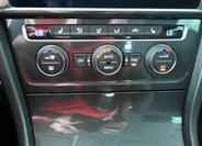 Volkswagen Golf 23