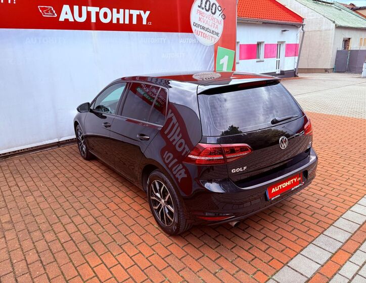 Volkswagen Golf 9