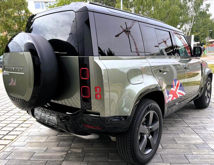 Land Rover Defender 7