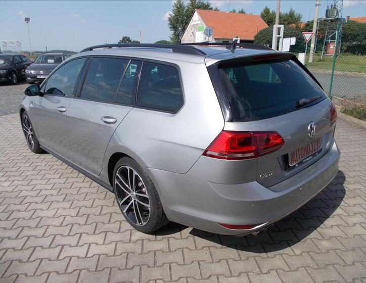 Volkswagen Golf 11