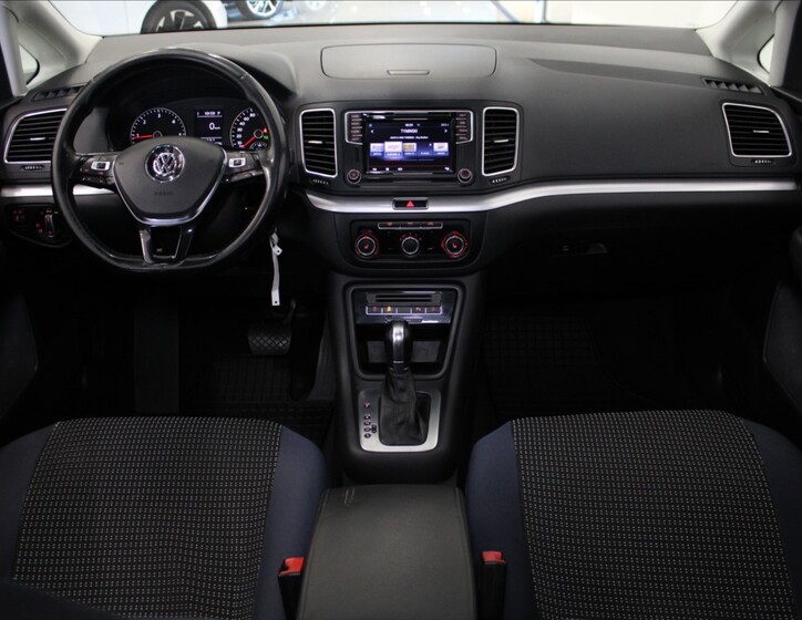 Volkswagen Sharan 8