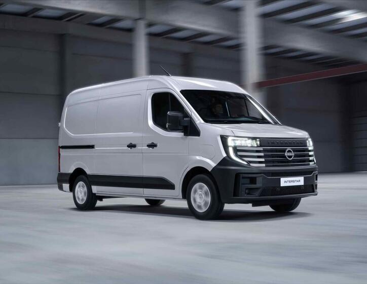 Nissan Interstar 13
