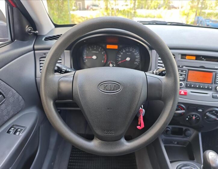 KIA Rio 17