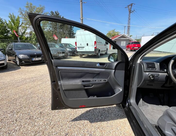 Volkswagen Golf 11