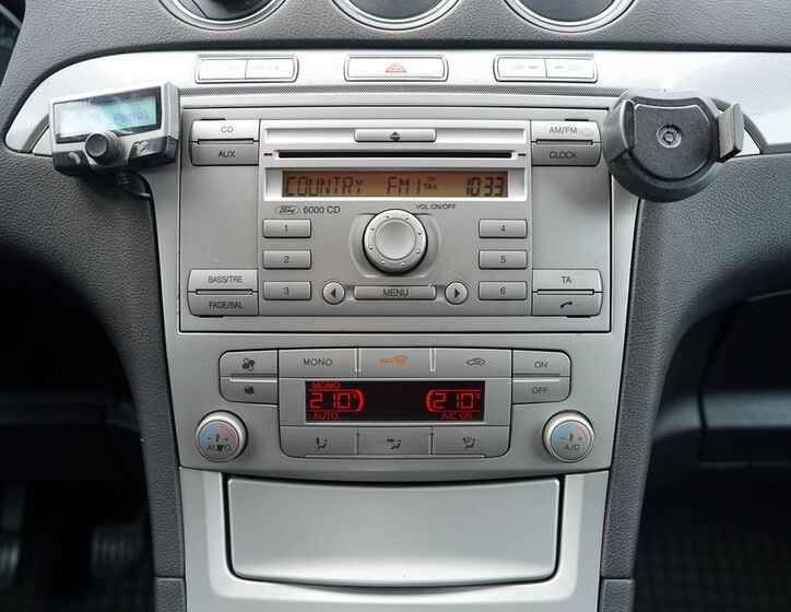 Ford Galaxy 37