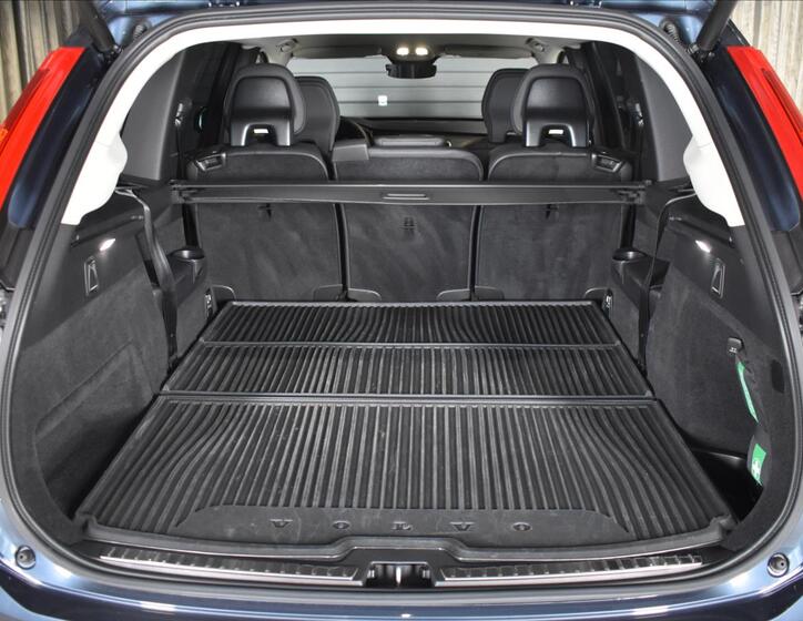 Volvo XC90 10