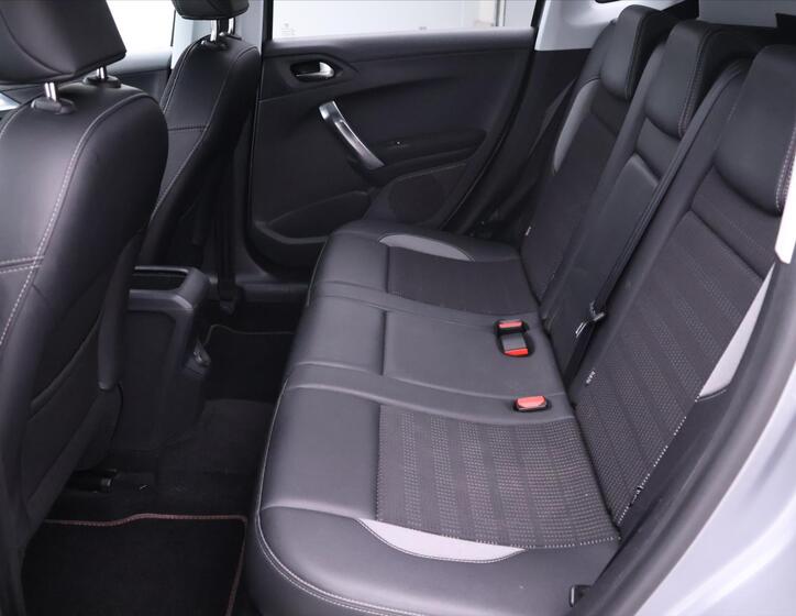 Peugeot 2008 16