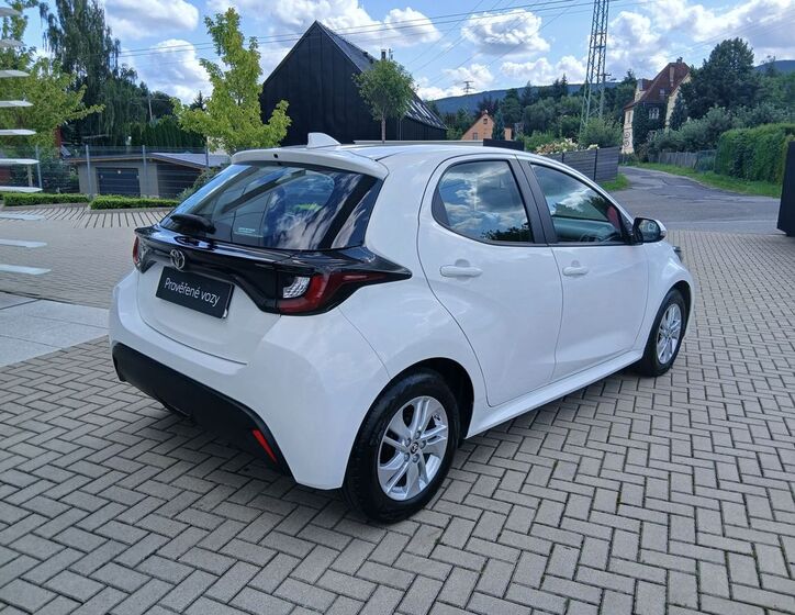 Toyota Yaris 6