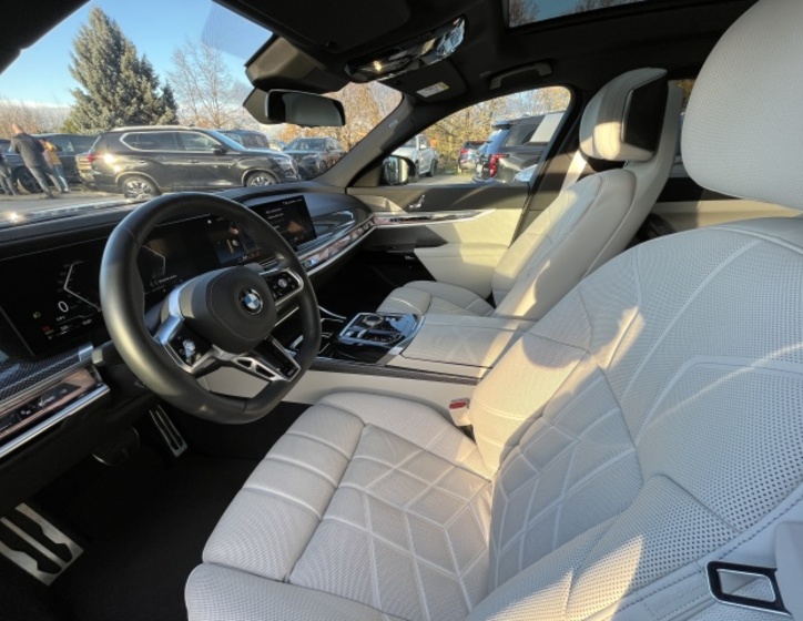 BMW Řada 7 11