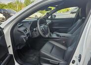 Lexus UX 300h 13