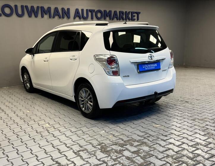 Toyota Verso 14