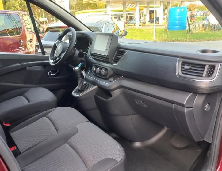 Renault Trafic 11
