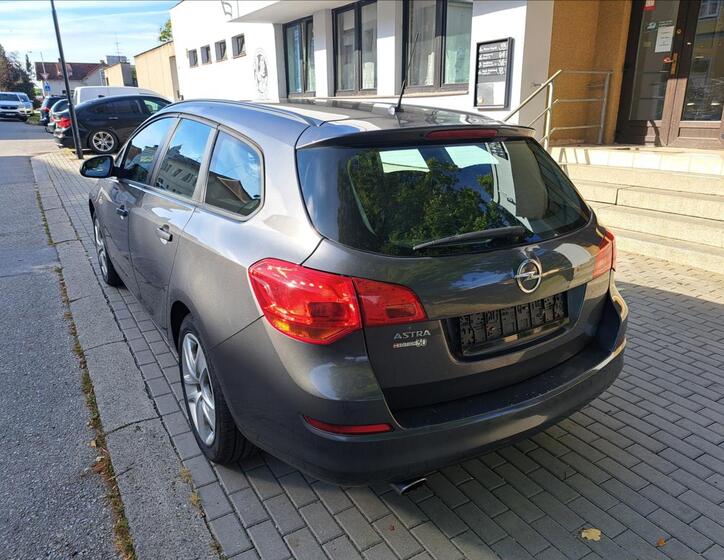 Opel Astra 10