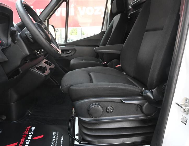 Mercedes-Benz Sprinter 8