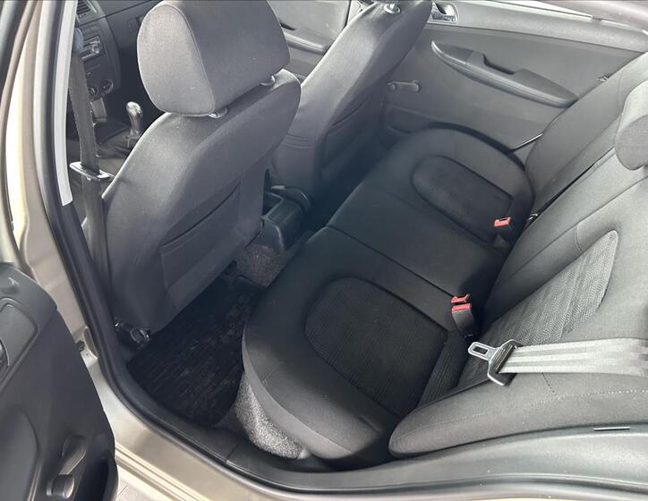 Škoda Fabia 16