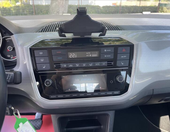 Volkswagen e-up! 17