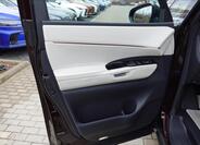 Lexus LM 350h 17
