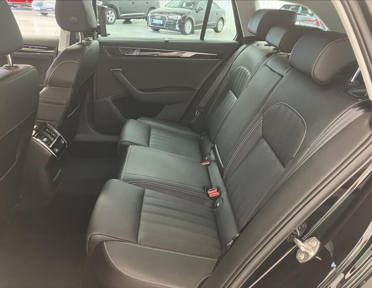 Škoda Superb 25