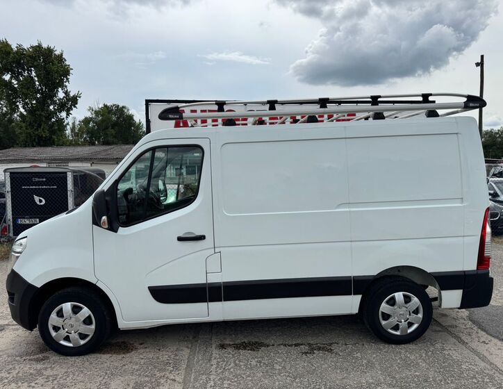 Nissan NV400 38