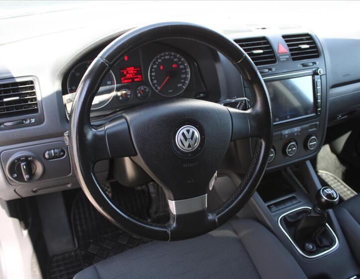 Volkswagen Golf 13