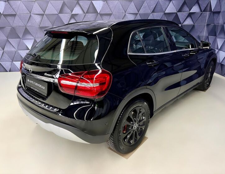 Mercedes-Benz GLA 7