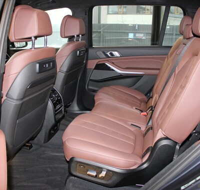 BMW X7 8
