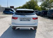 Jaguar F-Pace 11