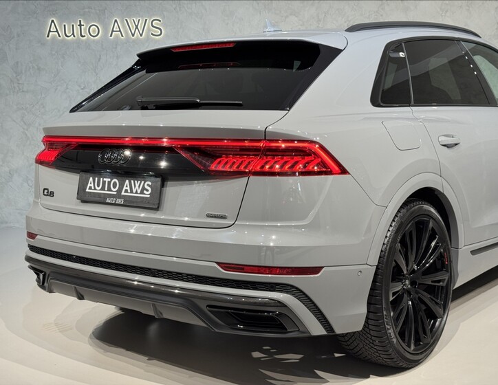 Audi Q8 11