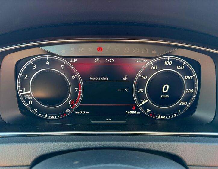 Volkswagen Golf 10