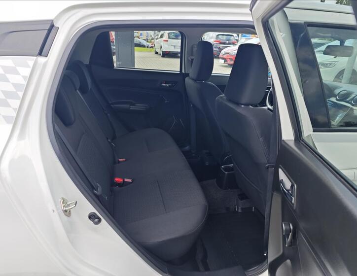 Suzuki Swift 13