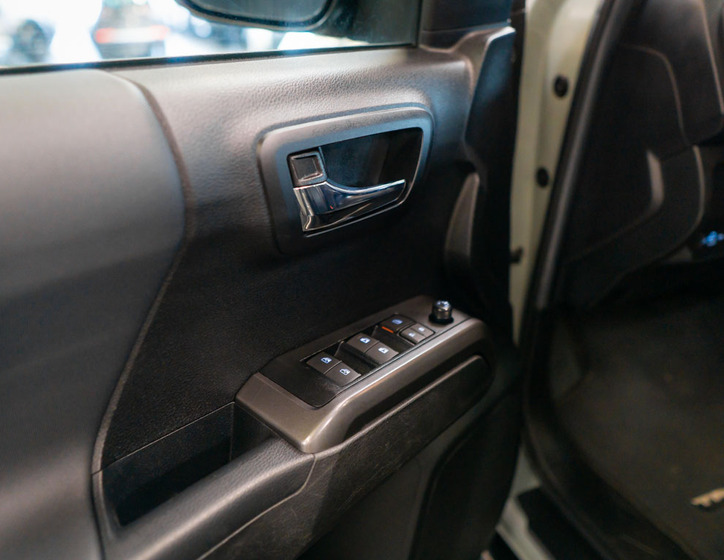 Toyota Tacoma 18