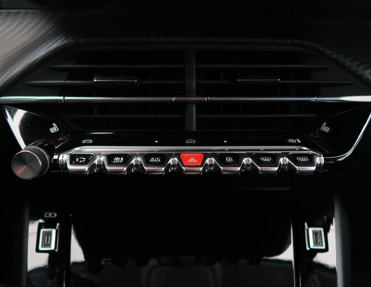Peugeot 208 17