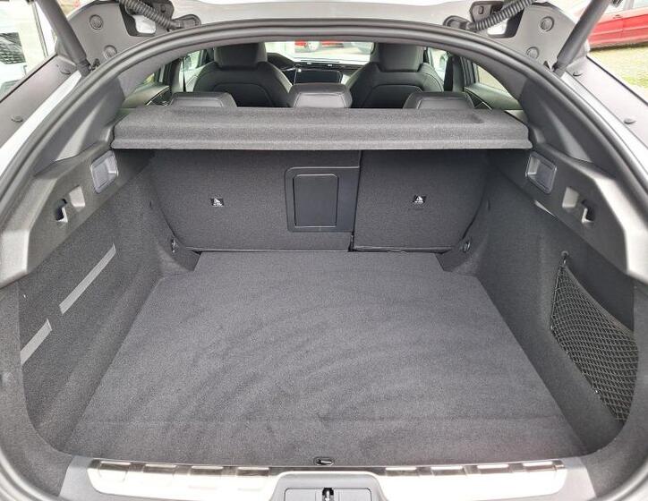 Peugeot 408 6