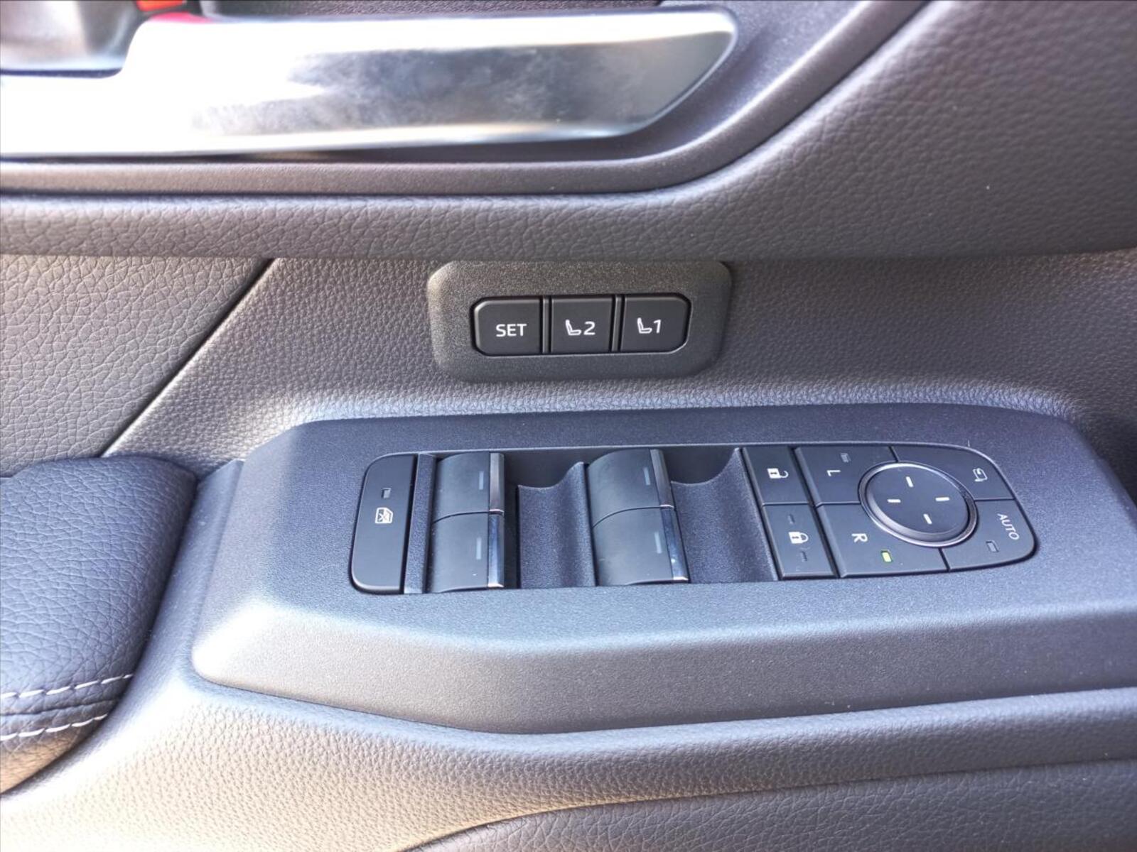 Toyota Land Cruiser 27