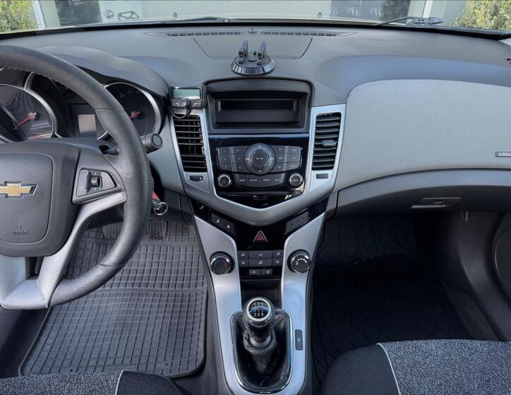 Chevrolet Cruze 23