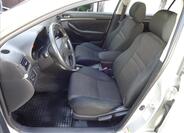 Toyota Avensis 16