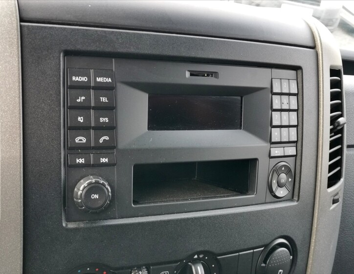 Mercedes-Benz Sprinter 11