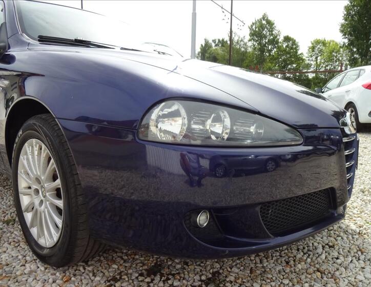 Alfa Romeo 147 11