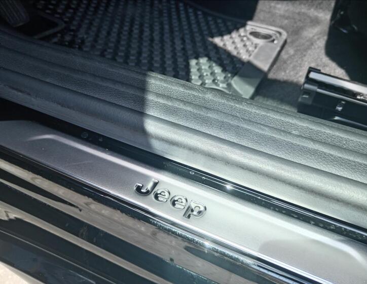 Jeep Compass 11