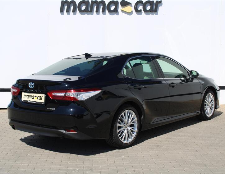 Toyota Camry 2