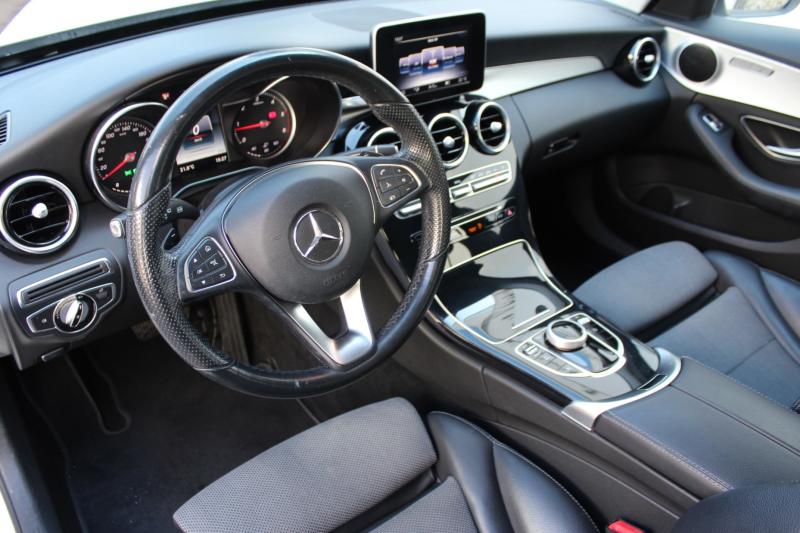 Mercedes-Benz 220