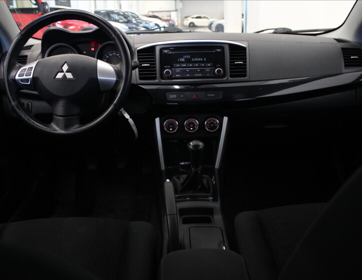Mitsubishi Lancer 8