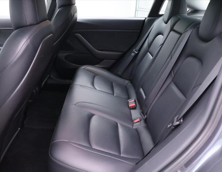 Tesla Model 3 14