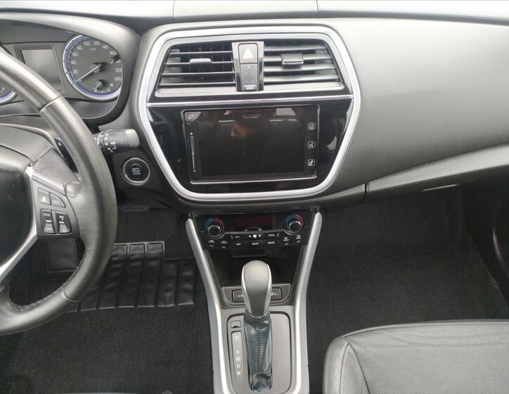 Suzuki SX4 S-Cross 10
