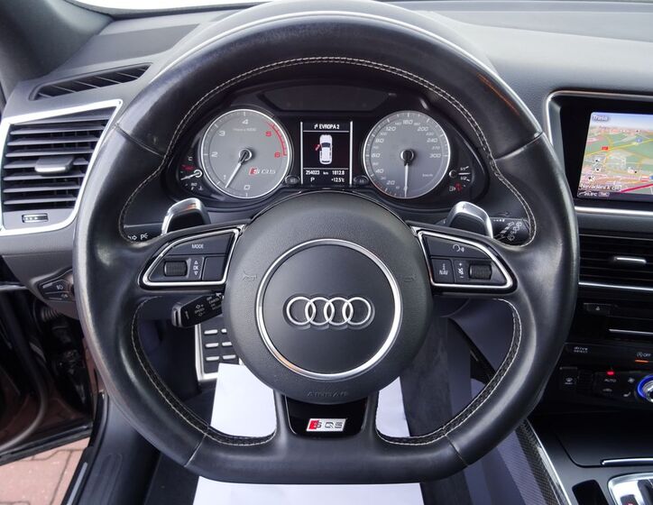 Audi SQ5 12