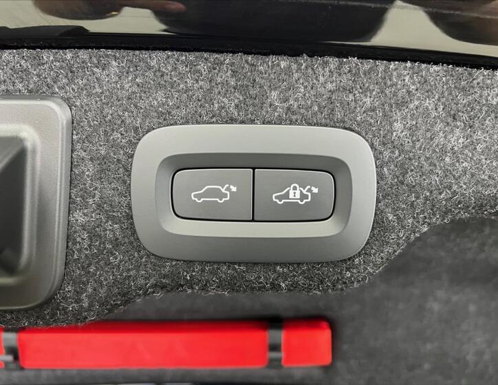 Volvo S90 24