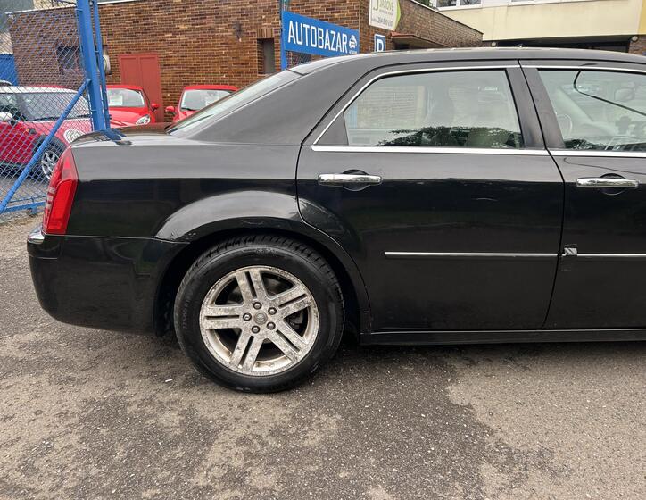 Chrysler 300C 21