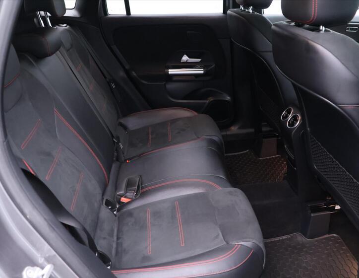 Mercedes-Benz GLA 19