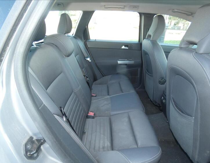 Volvo V50 11