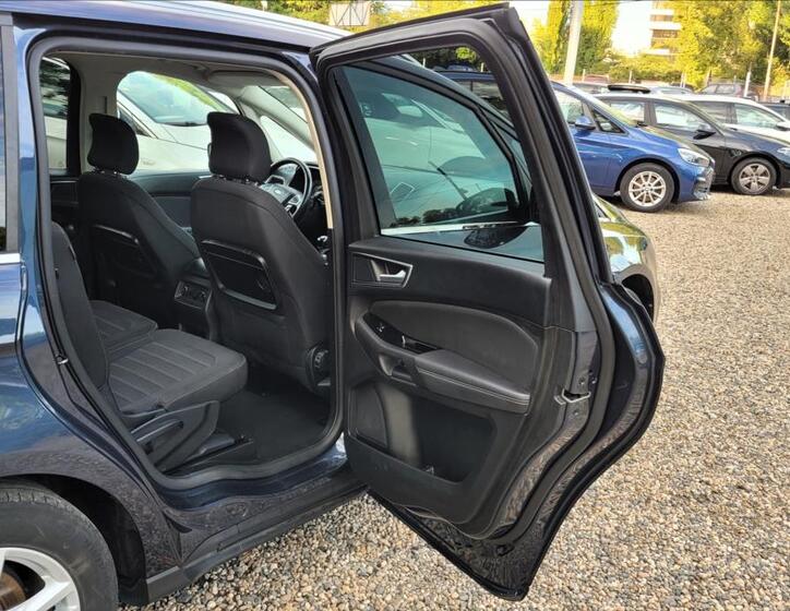 Ford Galaxy 16